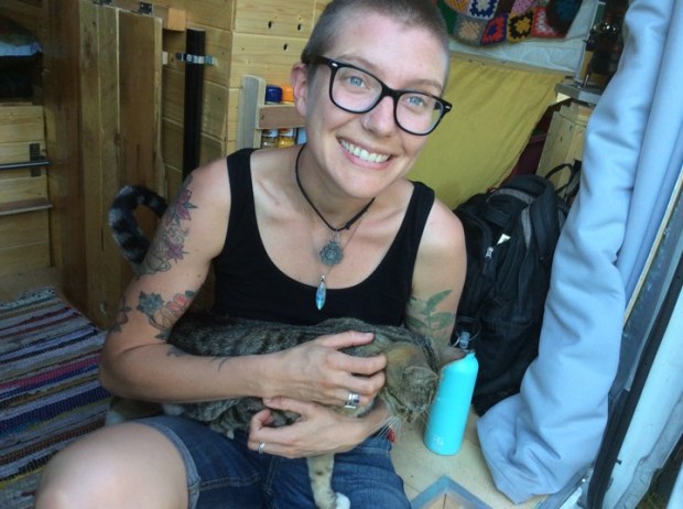 42322671_269898736969032_4393044282953433088_n